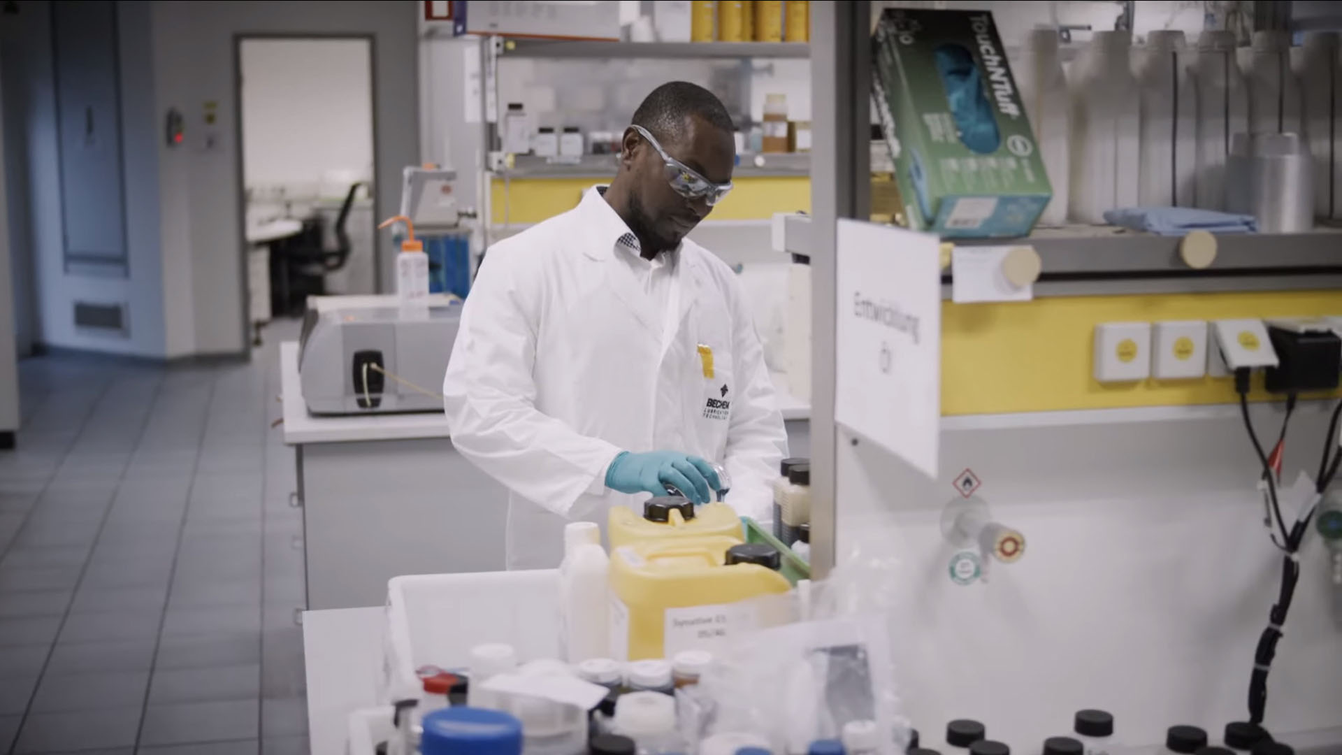 Man in laboratory performs testing