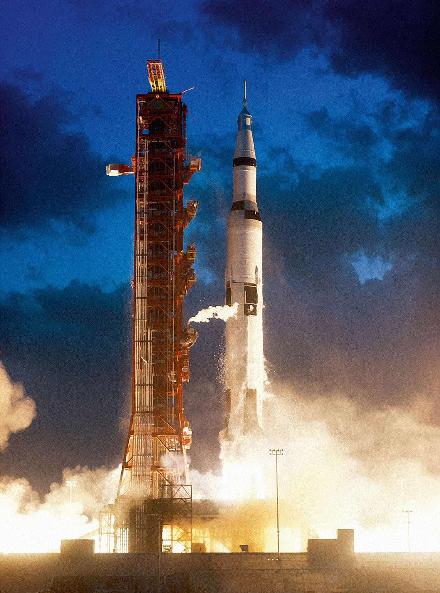 Lancement de la fusée Saturn V